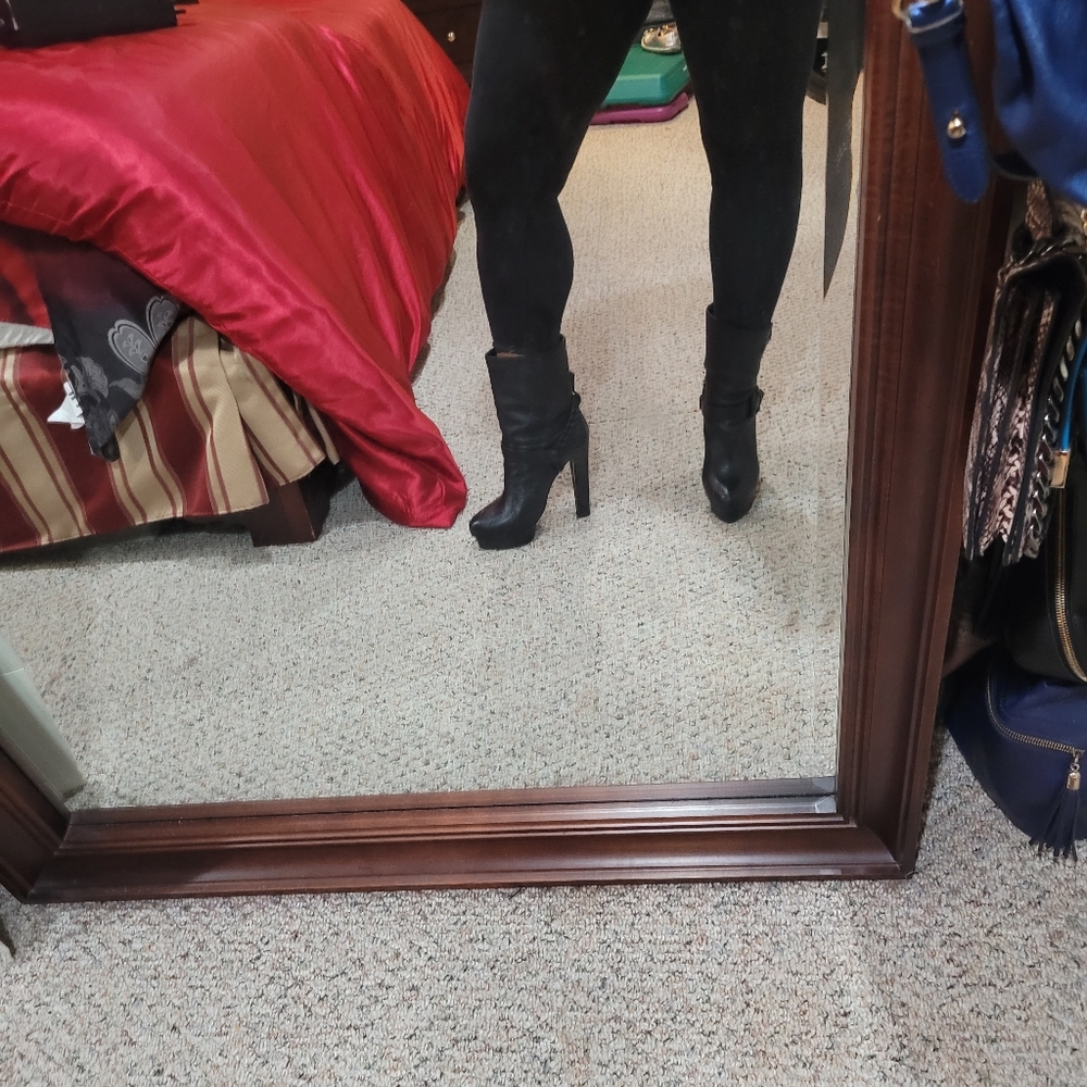 booties - Picture 2 of 10